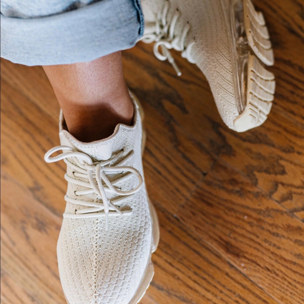 Morning Run Athletic Sneakers in Beige